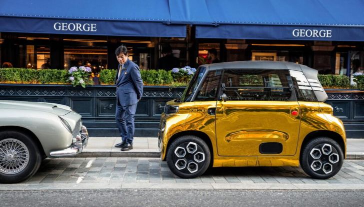 Citroën Ami: un esemplare oro sfila sulle strade di Londra - Foto 29 di 29
