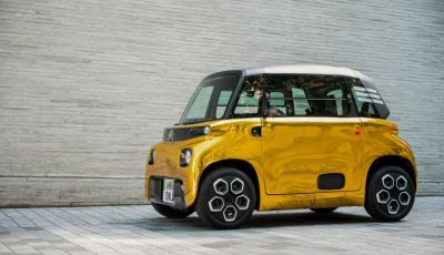 Citroën Ami: un esemplare oro sfila sulle strade di Londra