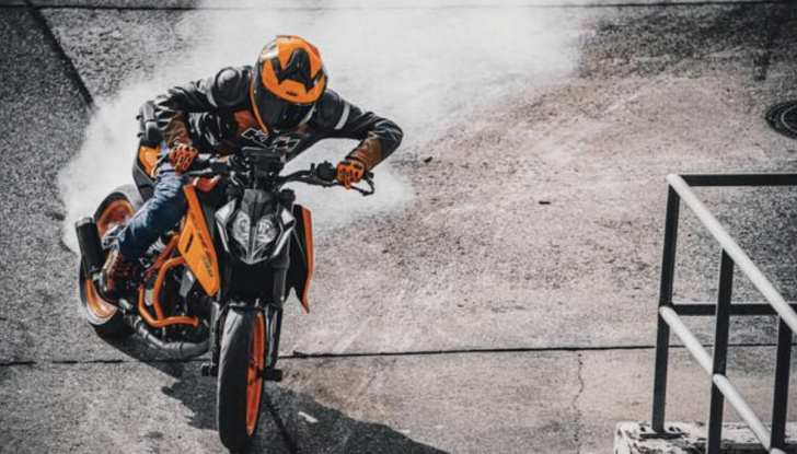 KTM presenta le nuove 125 e 390 Duke 2024 - Foto 1 di 15