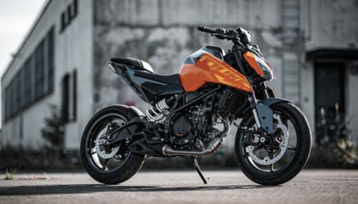KTM presenta le nuove 125 e 390 Duke 2024 - Foto 9 di 15