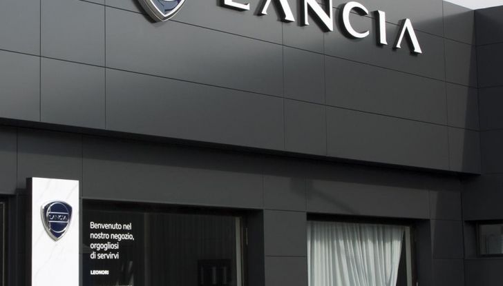 Lancia: 40 concessionarie italiane hanno già adottato la nuova corporate identity - Foto 2 di 18