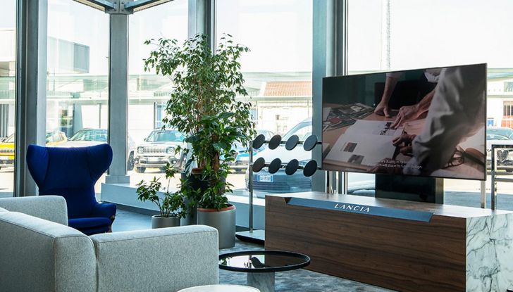 Lancia: 40 concessionarie italiane hanno già adottato la nuova corporate identity - Foto 4 di 18