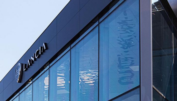 Lancia: 40 concessionarie italiane hanno già adottato la nuova corporate identity - Foto 10 di 18
