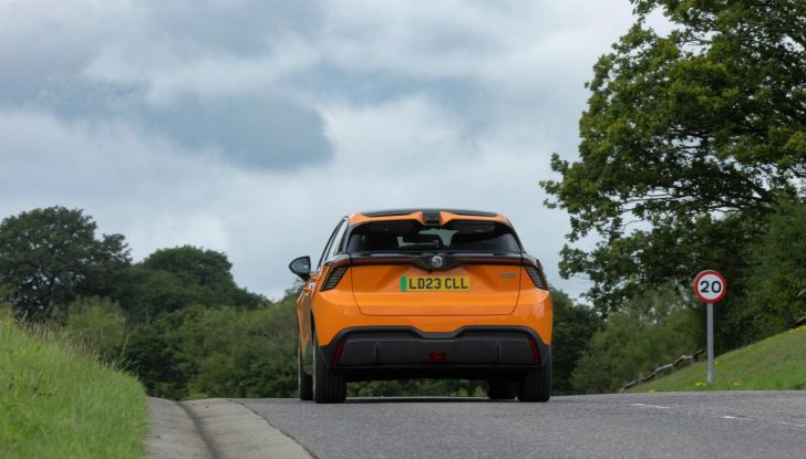 MG4 Extended Range: MG Motor aggiorna la sua vettura con più autonomia - Foto 2 di 9