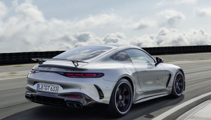 Mercedes-AMG GT 2024: debutta la nuova generazione della coupé sportiva - Foto 30 di 70