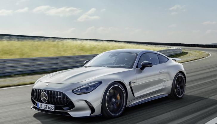 Mercedes-AMG GT 2024: debutta la nuova generazione della coupé sportiva - Foto 31 di 70