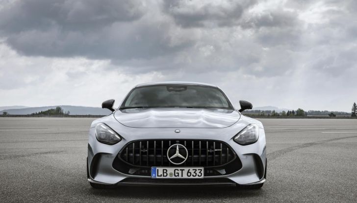 Mercedes-AMG GT 2024: debutta la nuova generazione della coupé sportiva - Foto 40 di 70