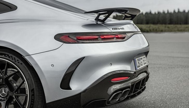 Mercedes-AMG GT 2024: debutta la nuova generazione della coupé sportiva - Foto 48 di 70