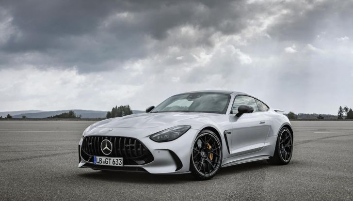 Mercedes-AMG GT 2024: debutta la nuova generazione della coupé sportiva - Foto 34 di 70