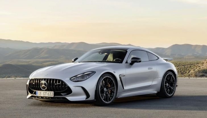 Mercedes-AMG GT 2024: debutta la nuova generazione della coupé sportiva - Foto 1 di 70