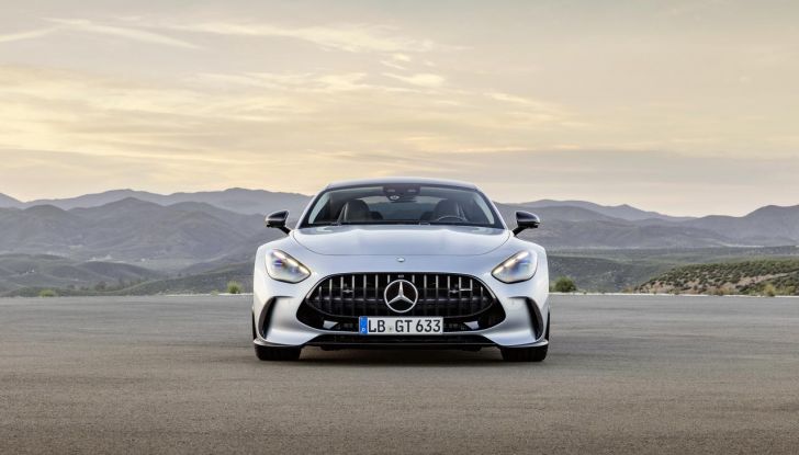 Mercedes-AMG GT 2024: debutta la nuova generazione della coupé sportiva - Foto 12 di 70