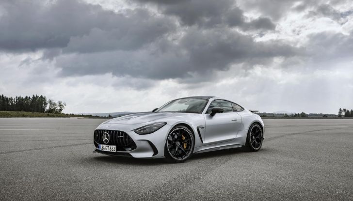 Mercedes-AMG GT 2024: debutta la nuova generazione della coupé sportiva - Foto 36 di 70