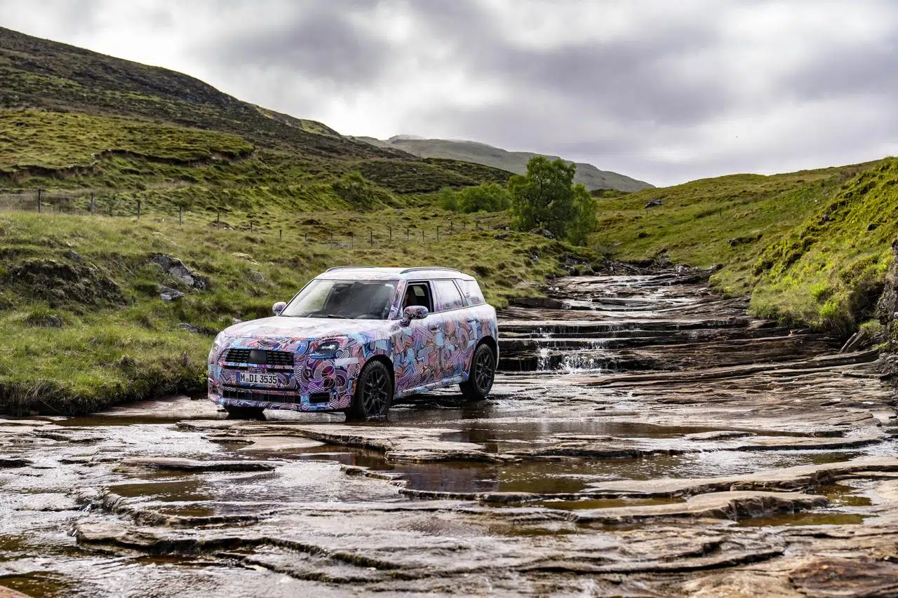 Mini Countryman 2024 prototipo Highlands scozzesi