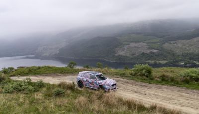 Mini Countryman 2024: il nuovo crossover visita le Highlands della Scozia