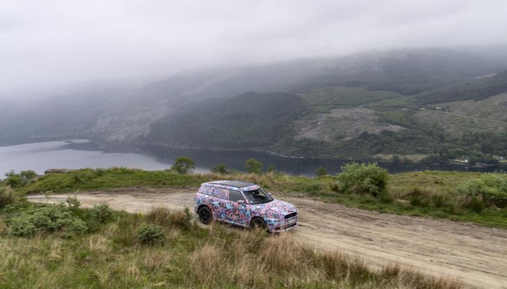 Mini Countryman 2024 prototipo Highlands scozzesi