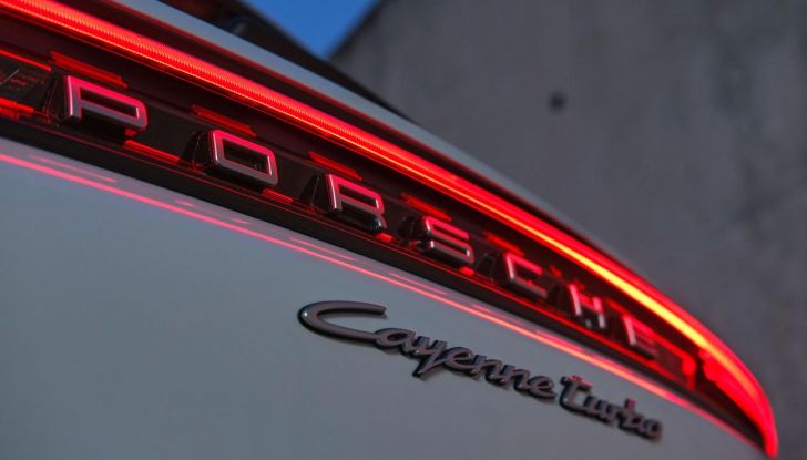 Porsche Cayenne Turbo E-Hybrid: svelata la Cayenne più potente di sempre - Foto 18 di 34