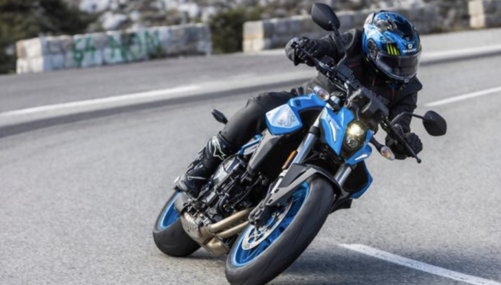 Nuova Suzuki GSX-8S 2023: caratteristiche tecniche e prestazioni - Foto 4 di 6
