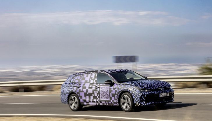 Volkswagen Passat 2024: caratteristiche, allestimenti e prezzi per il mercato italiano - Foto 35 di 115