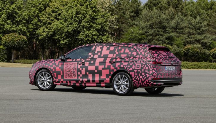 Volkswagen Passat 2024: caratteristiche, allestimenti e prezzi per il mercato italiano - Foto 10 di 115