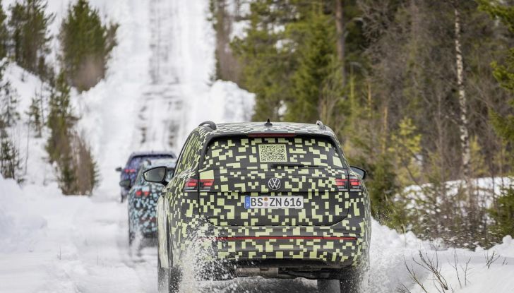 Volkswagen Passat 2024: caratteristiche, allestimenti e prezzi per il mercato italiano - Foto 30 di 115