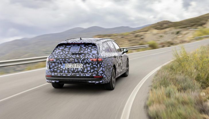 Volkswagen Passat 2024: caratteristiche, allestimenti e prezzi per il mercato italiano - Foto 47 di 115