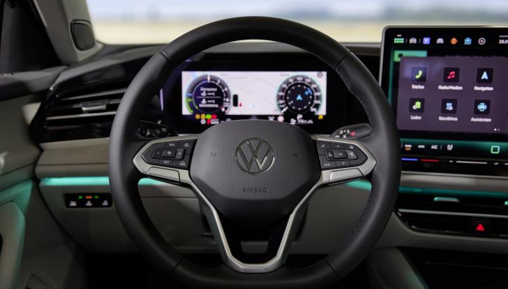 Volkswagen Passat 2024: caratteristiche, allestimenti e prezzi per il mercato italiano - Foto 98 di 115
