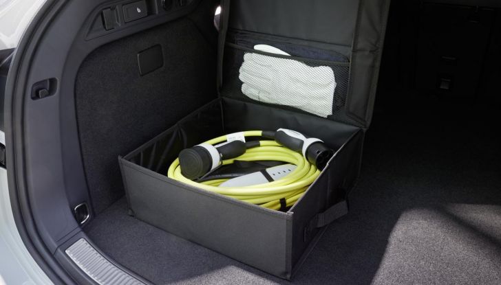 Volkswagen Passat 2024: caratteristiche, allestimenti e prezzi per il mercato italiano - Foto 106 di 115