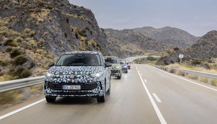 Volkswagen Passat 2024: caratteristiche, allestimenti e prezzi per il mercato italiano - Foto 63 di 115