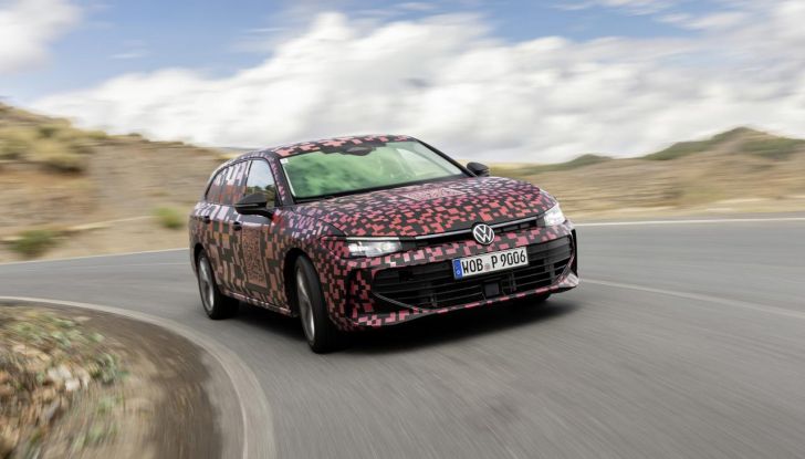 Volkswagen Passat 2024: caratteristiche, allestimenti e prezzi per il mercato italiano - Foto 48 di 115