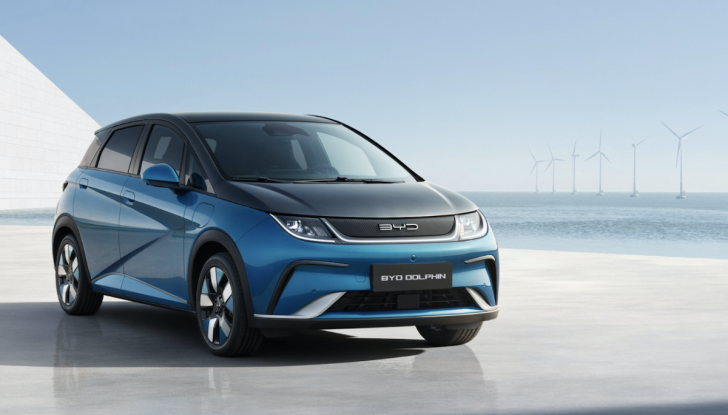 Nuova BYD Dolphin, caratteristiche tecniche, design e allestimenti - Foto 2 di 8