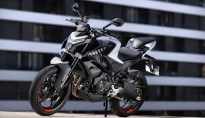 CF Moto lancia l’audace naked 450NK