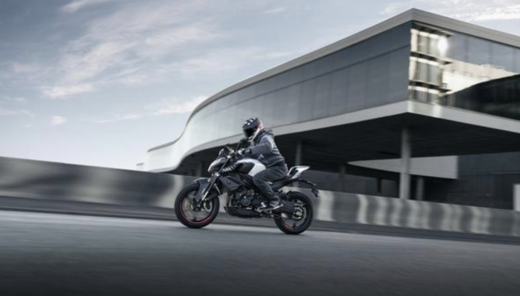 CF Moto lancia l’audace naked 450NK - Foto 10 di 16