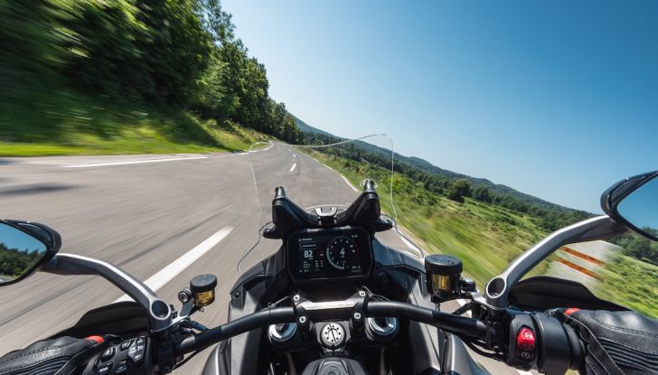 Ducati Multistrada V4 S Grand Tour: viaggiare full optional - Foto 1 di 6