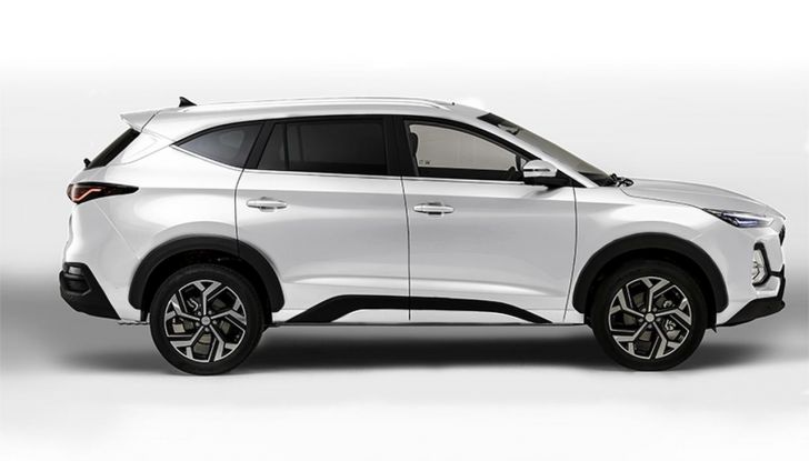 EVO7: debutta in Italia il nuovo SUV a sette posti - Foto 3 di 22