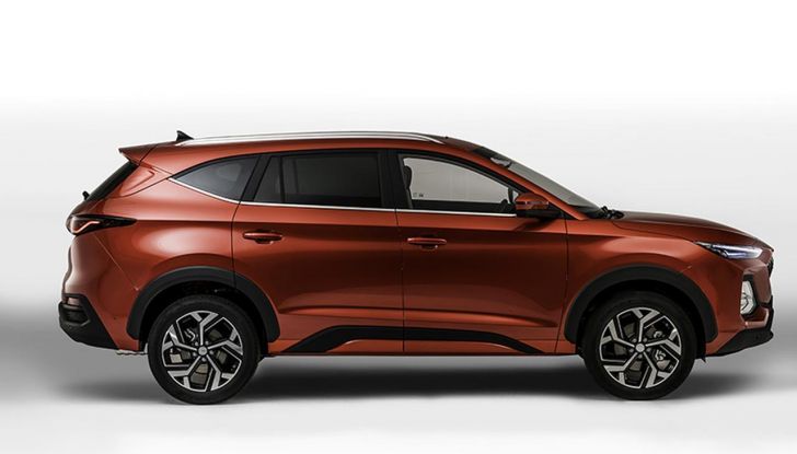 EVO7: debutta in Italia il nuovo SUV a sette posti - Foto 13 di 22