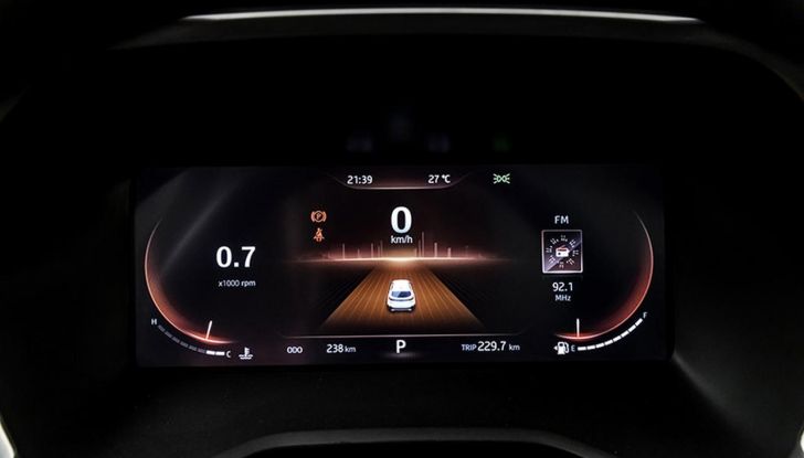 EVO7: debutta in Italia il nuovo SUV a sette posti - Foto 8 di 22