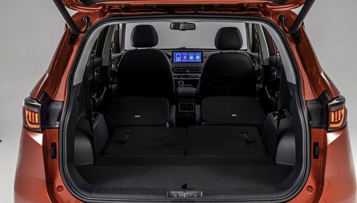 EVO7: debutta in Italia il nuovo SUV a sette posti - Foto 21 di 22