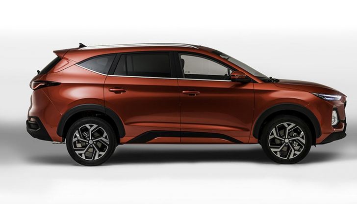 EVO7: debutta in Italia il nuovo SUV a sette posti - Foto 6 di 22