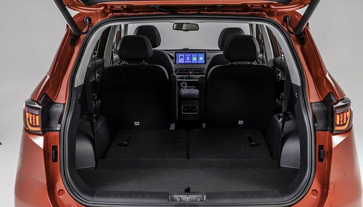 EVO7: debutta in Italia il nuovo SUV a sette posti - Foto 20 di 22