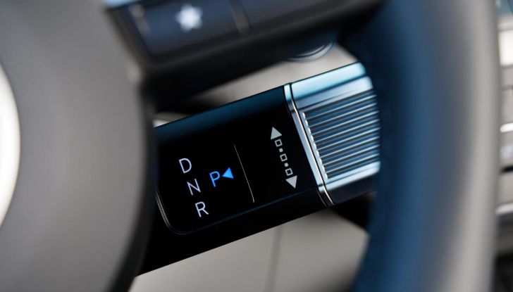 Nuova Hyundai Kona Electric arriva in Italia con prezzi da 42.000 euro - Foto 7 di 11