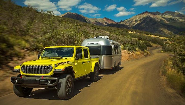 Jeep Gladiator 2024: il pick-up si aggiorna con l’arrivo del nuovo restyling - Foto 36 di 103