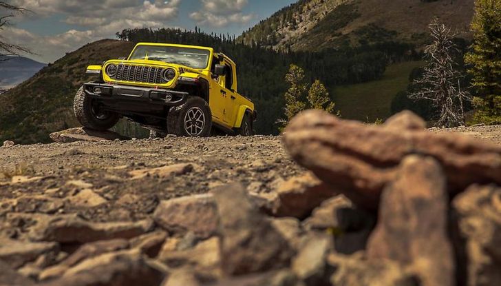 Jeep Gladiator 2024: il pick-up si aggiorna con l’arrivo del nuovo restyling - Foto 25 di 103