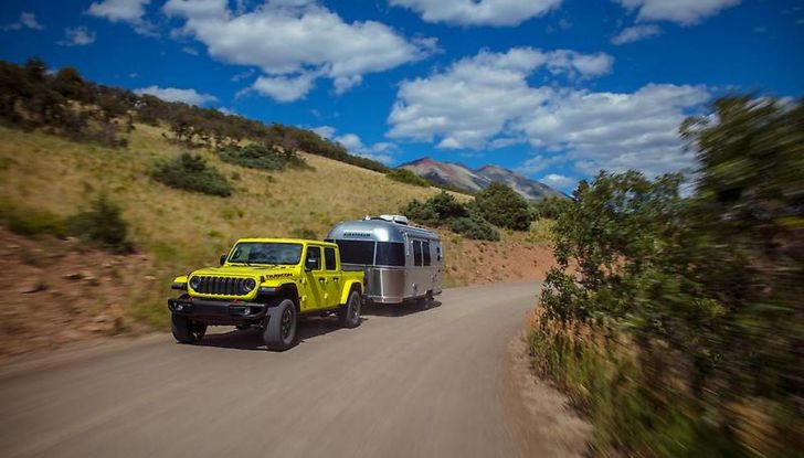 Jeep Gladiator 2024: il pick-up si aggiorna con l’arrivo del nuovo restyling - Foto 35 di 103