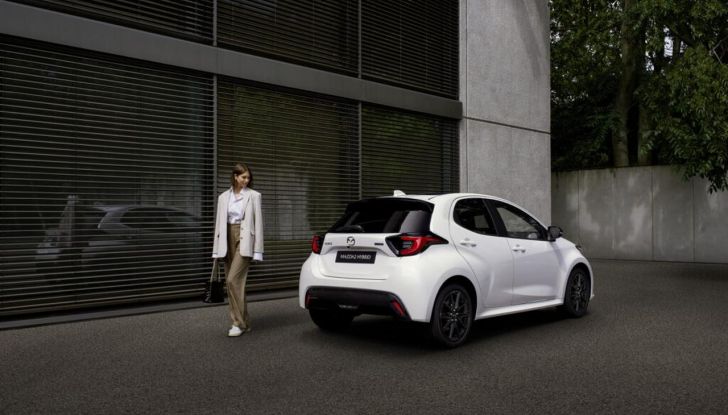 Mazda 2 Hybrid 2024: allestimenti, prestazioni e consumi - Foto 17 di 21