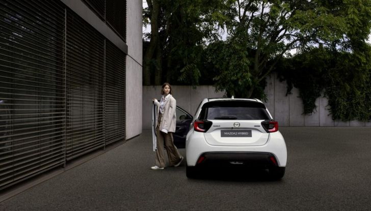 Mazda 2 Hybrid 2024: allestimenti, prestazioni e consumi - Foto 15 di 21