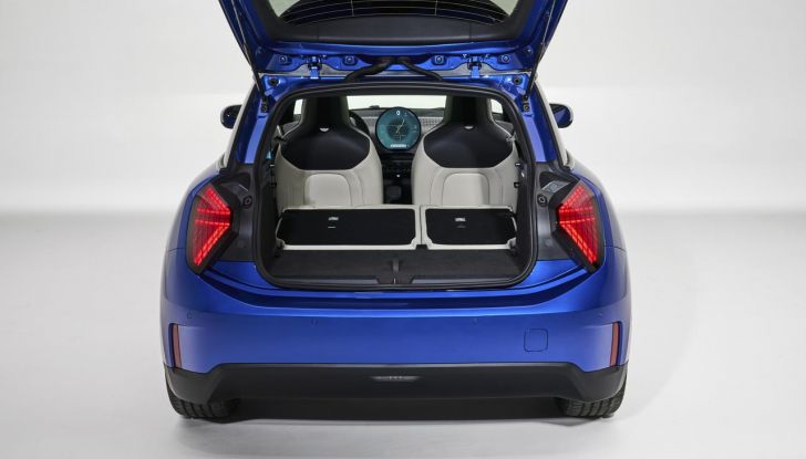 Nuova Mini Cooper 2024: una fusione di tradizione e avanguardia tecnologica - Foto 93 di 122