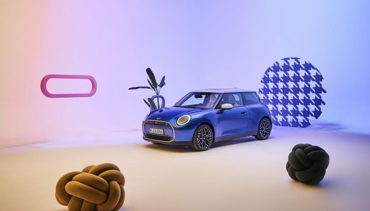 Nuova Mini Cooper 2024: una fusione di tradizione e avanguardia tecnologica - Foto 27 di 122