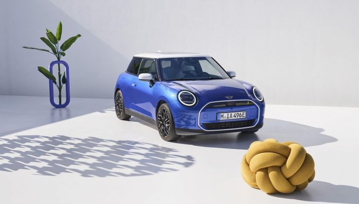 Nuova Mini Cooper 2024: una fusione di tradizione e avanguardia tecnologica - Foto 22 di 122