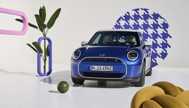 Nuova Mini Cooper 2024: una fusione di tradizione e avanguardia tecnologica - Foto 23 di 122