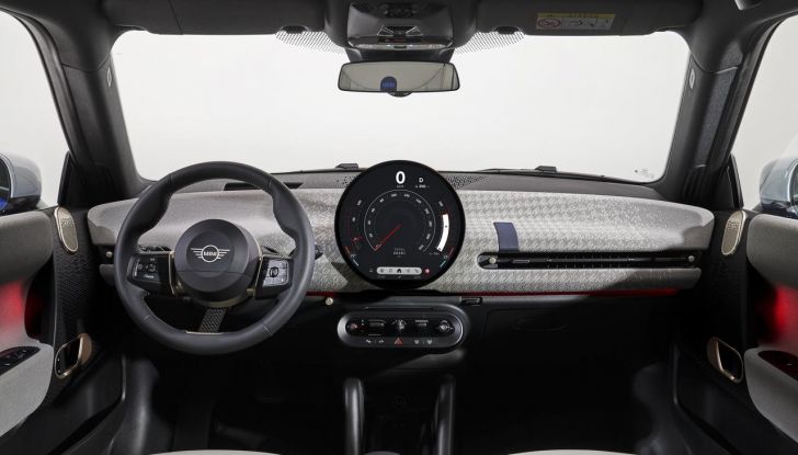 Nuova Mini Cooper 2024: una fusione di tradizione e avanguardia tecnologica - Foto 76 di 122